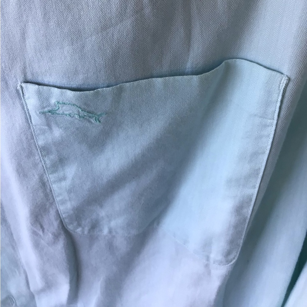 Tommy Bahama men’s long sleeve shirt in blue. Size 2xb. Flip cuff.